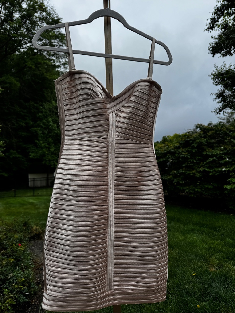 BCBGMaxAzria Strapless Bandage Dress Champagne Sz 2 Bodycon Maxazria Fitted bcbg